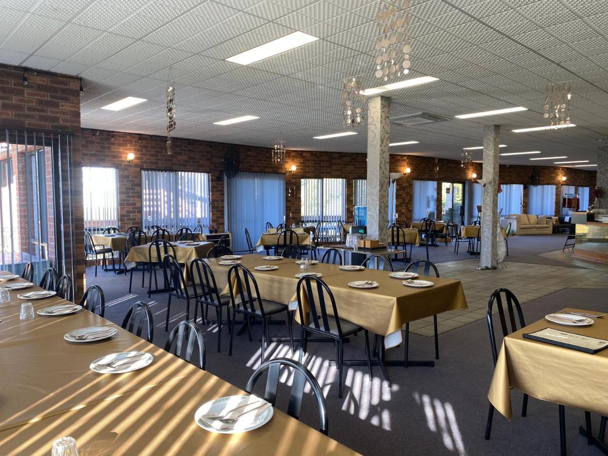 Mountain Creek Motel Bar & Restaurant Mount Beauty Eksteriør bilde