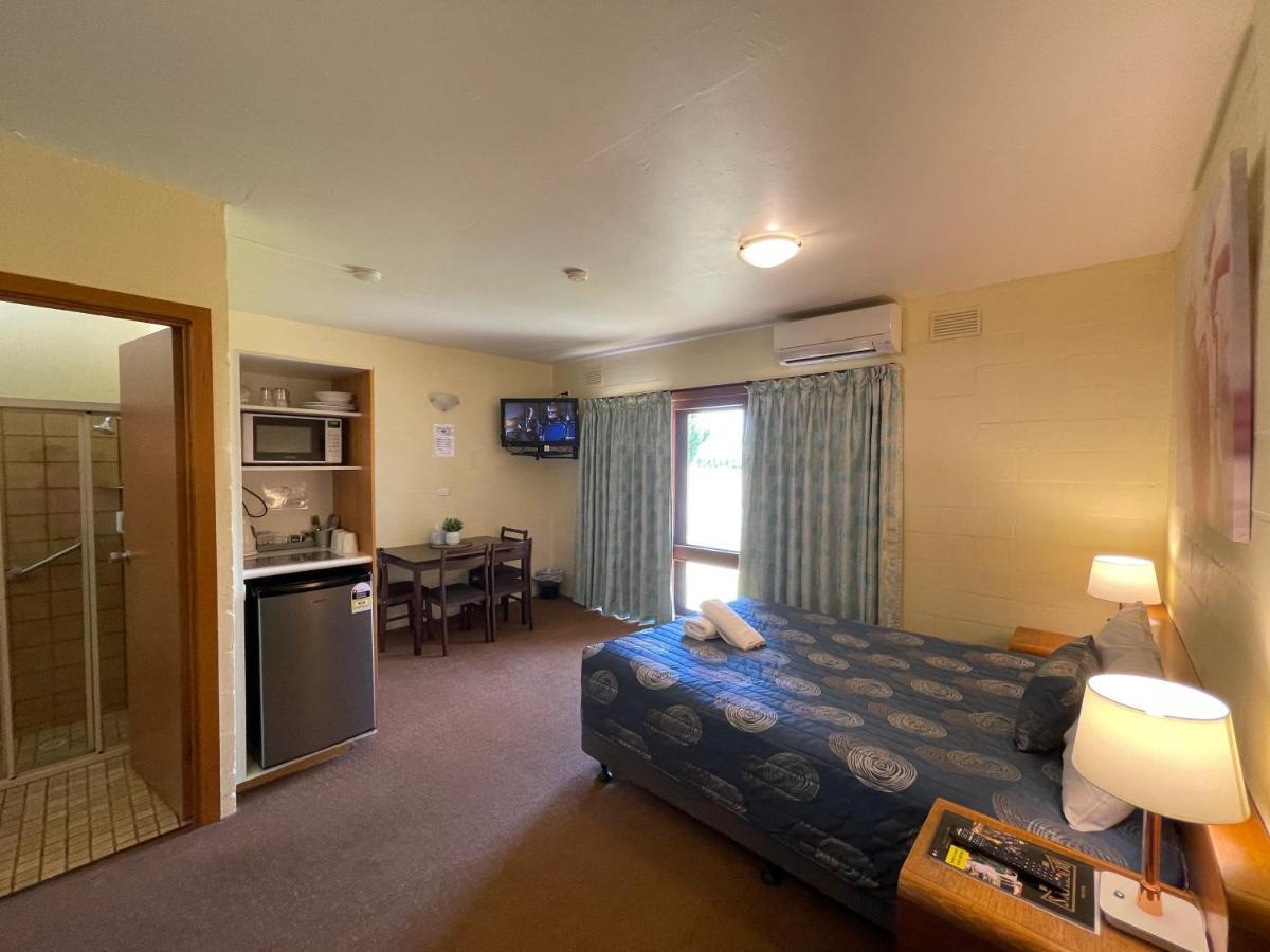 Mountain Creek Motel Bar & Restaurant Mount Beauty Eksteriør bilde